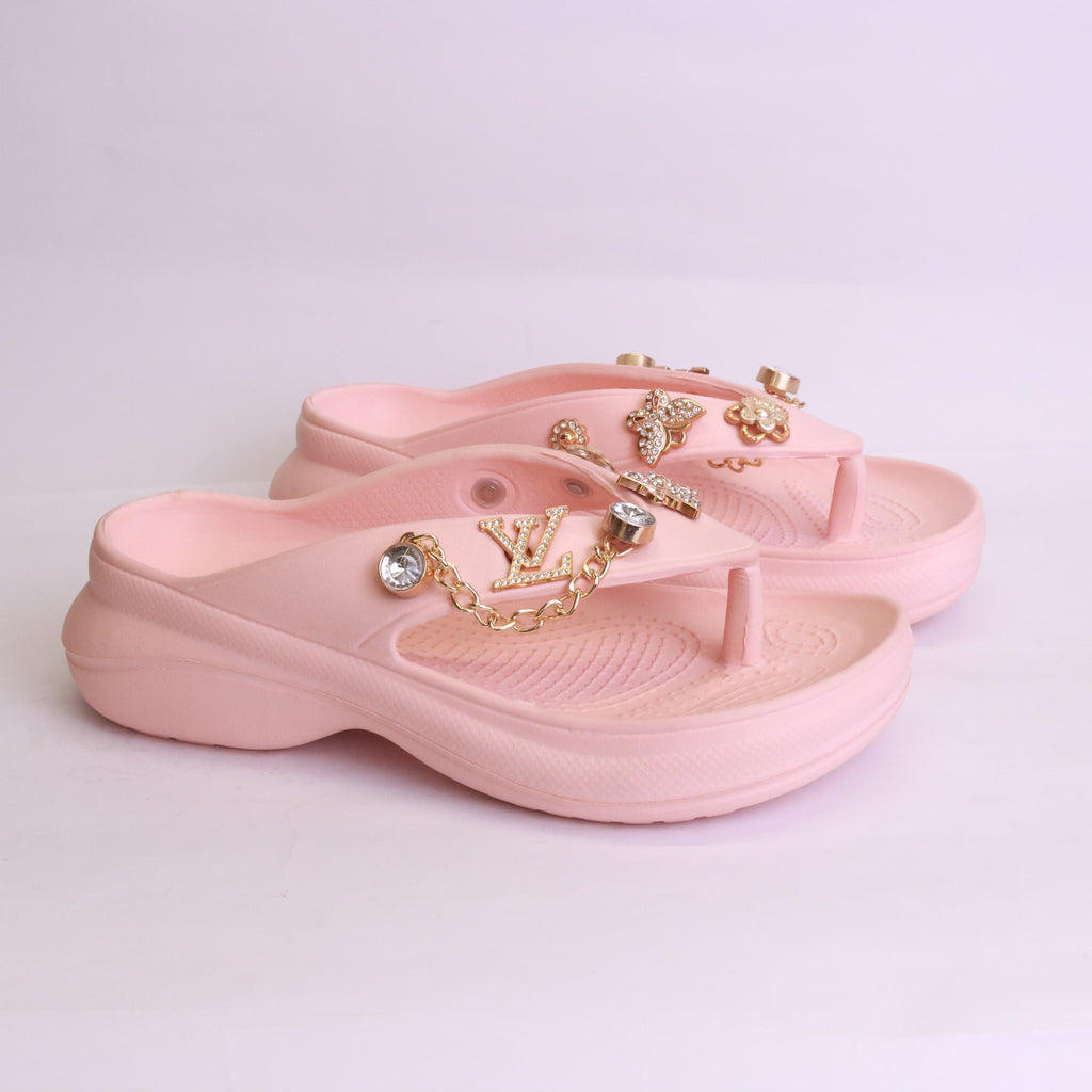 DA204 – Women's Crocs-Style Slippers in Pink