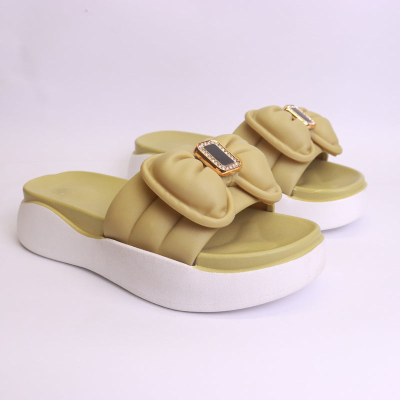 Women’s cushioned softy slides – perfect for everyday wear