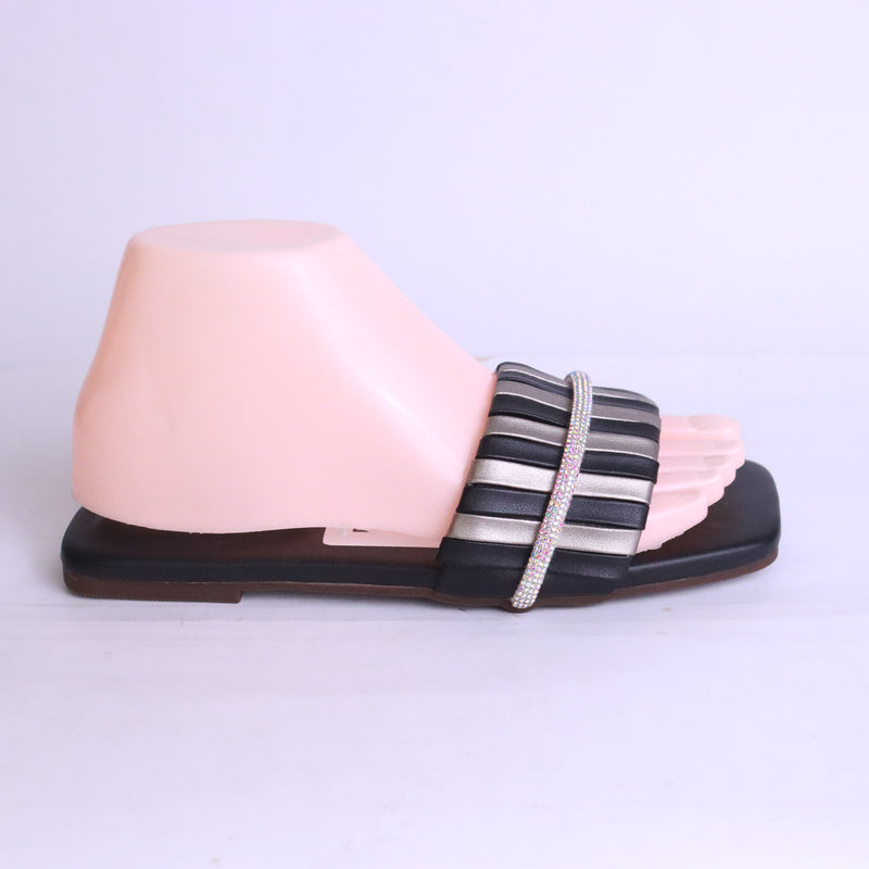 Ladies' black formal flats – understated and polished