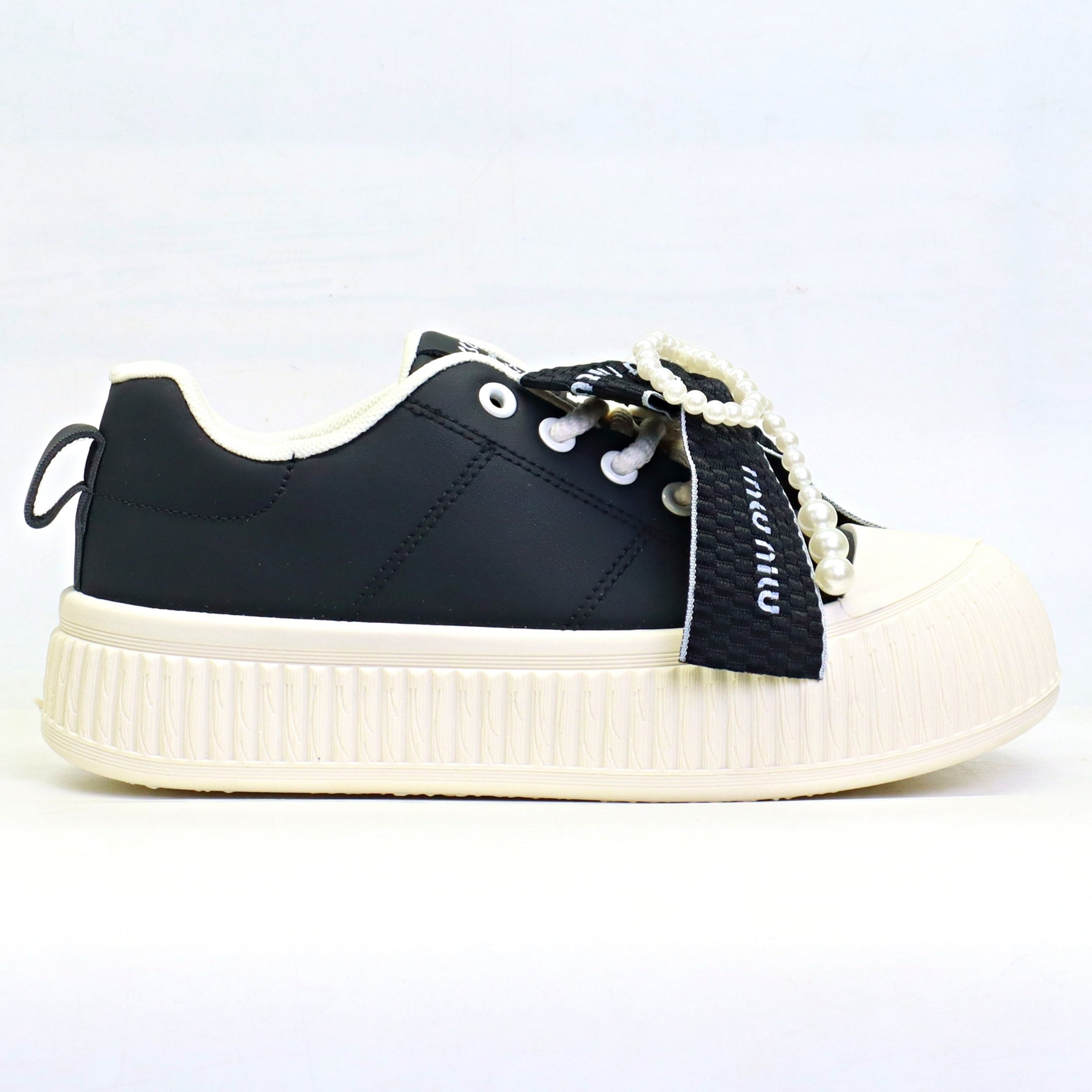 WOMEN SNEAKERS BLACK