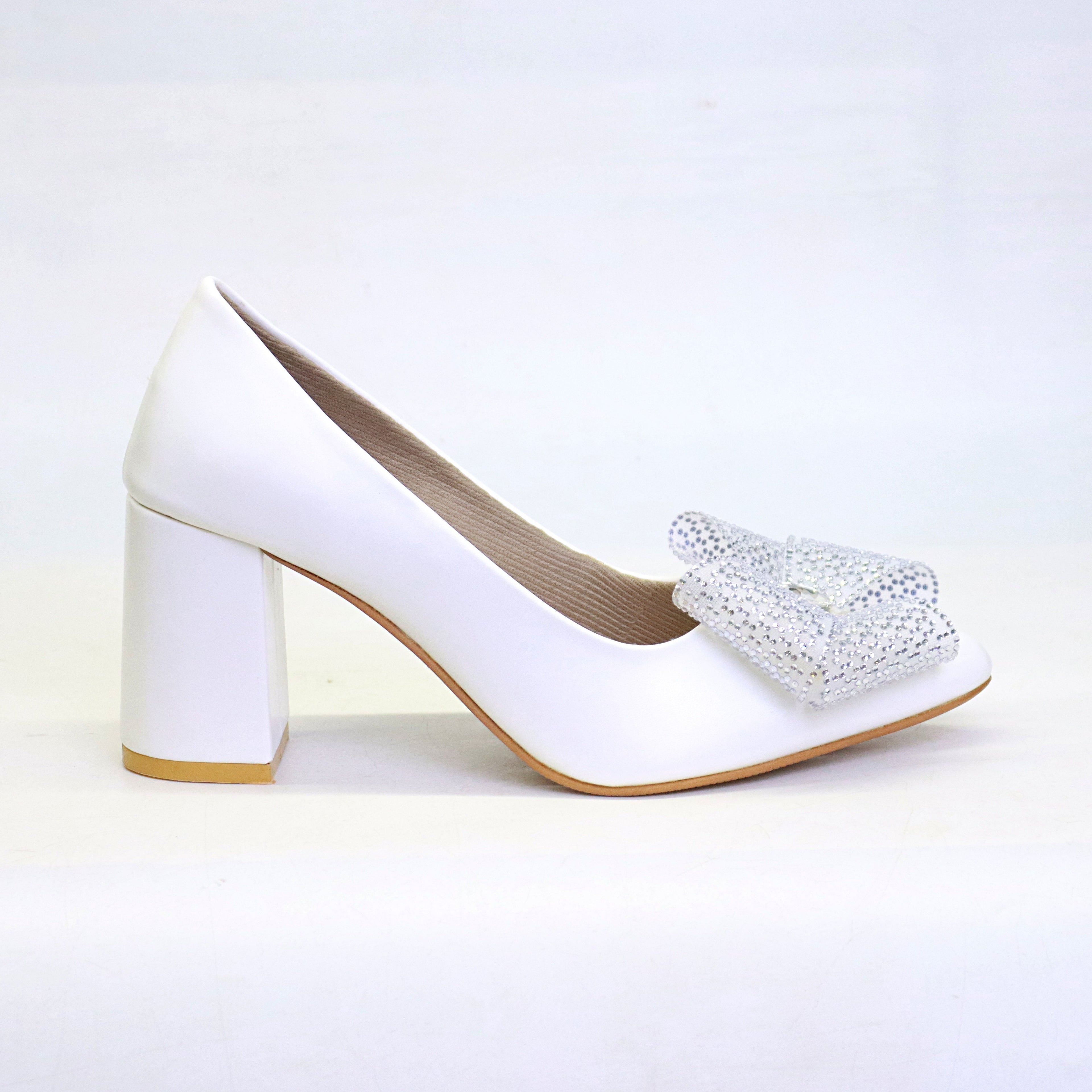 Court shoes block heel