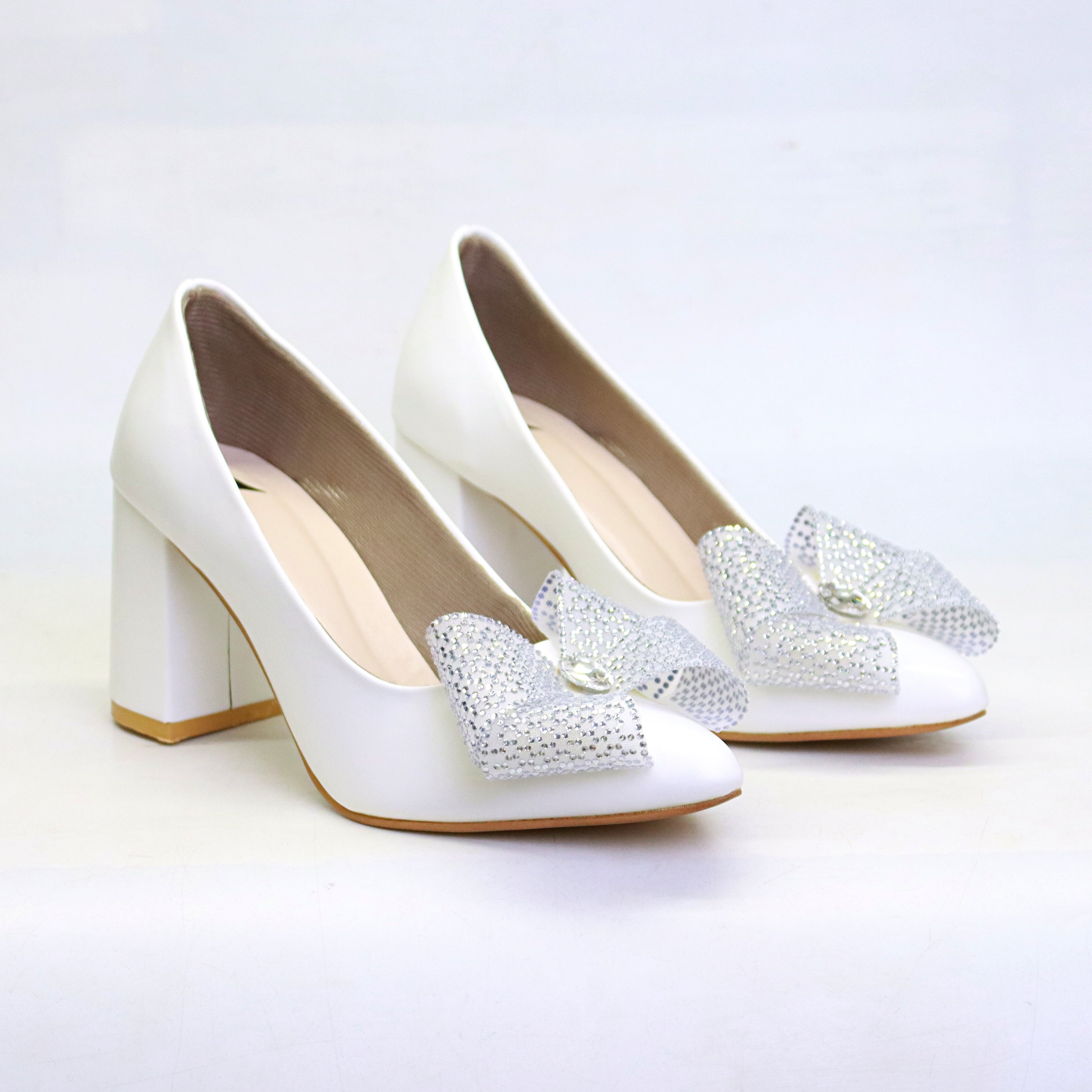 Court shoes block heel