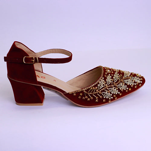 Block Heel with Embroidery-black