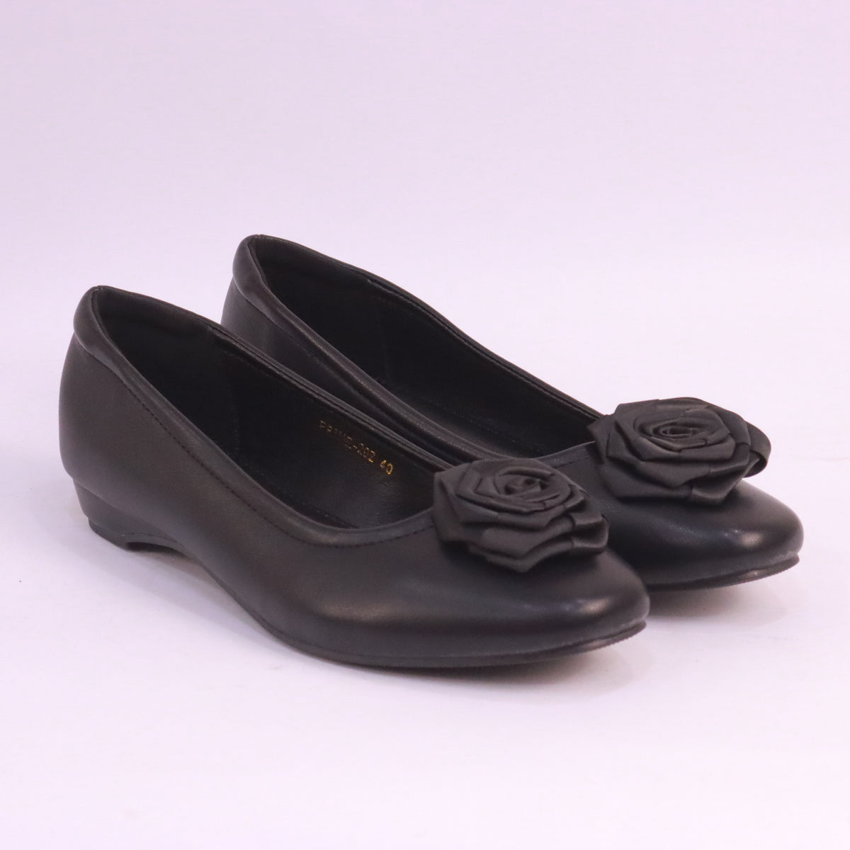 EA052 BLACK