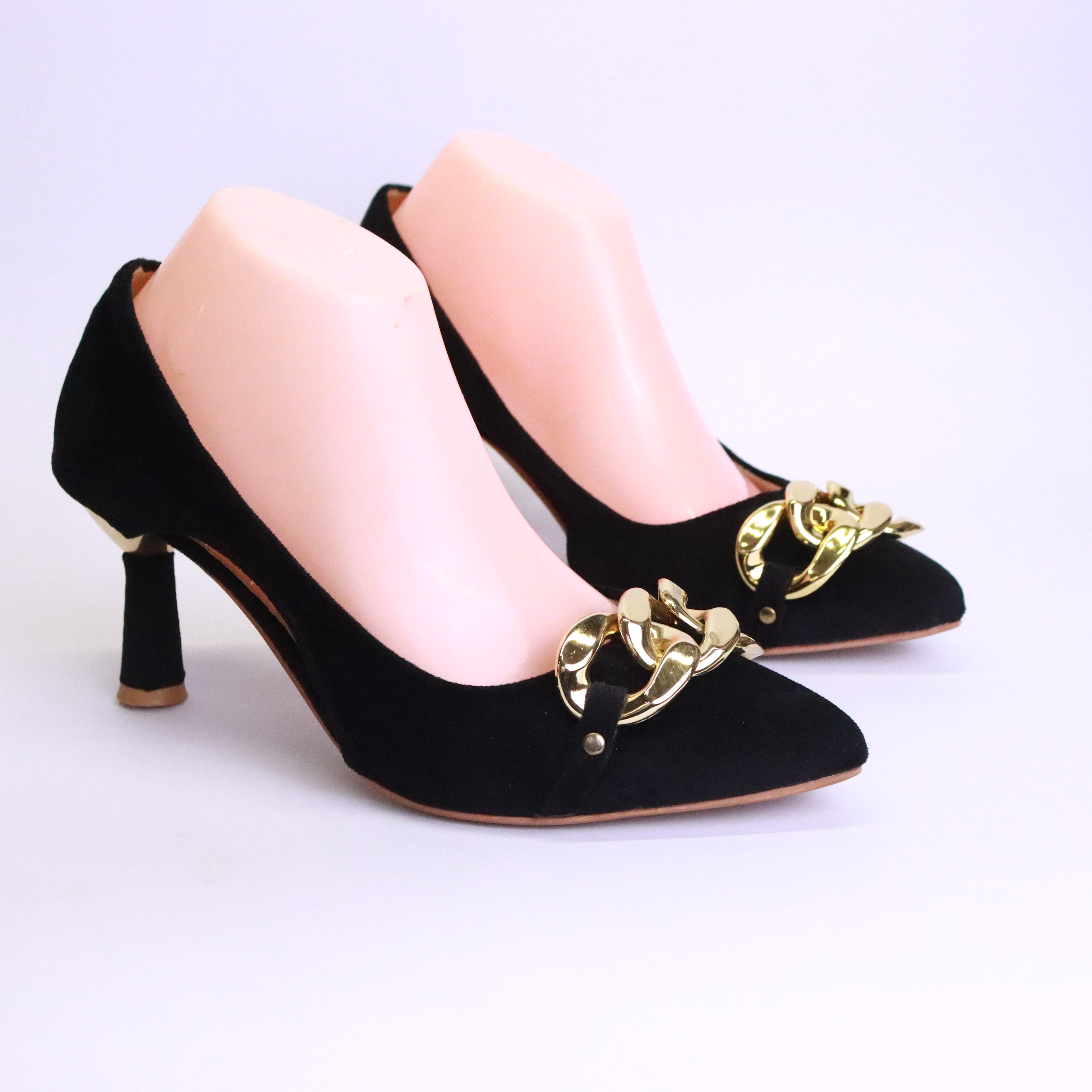 LB901 – Women's Block Heel Court Shoes in Black