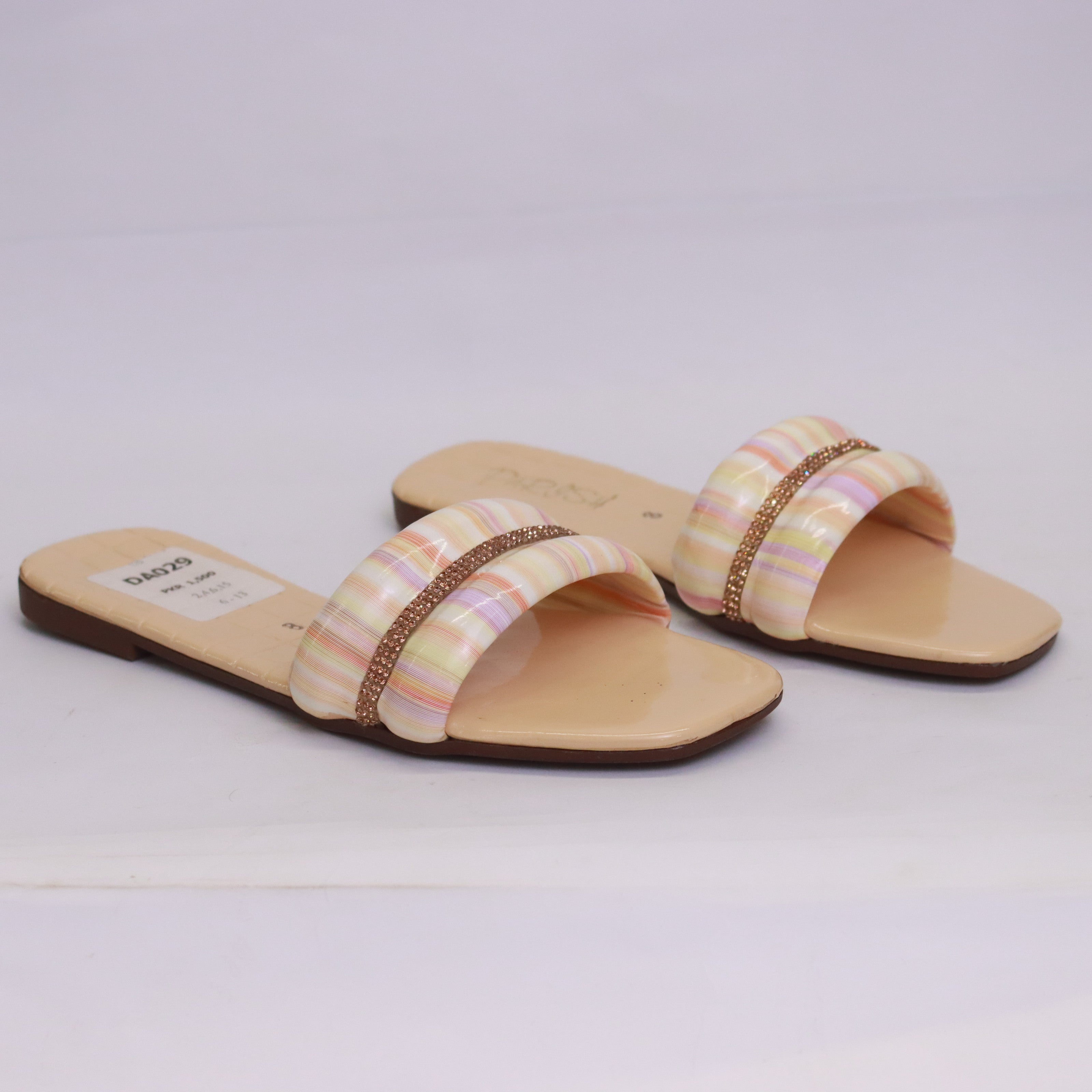 WOMEN 2 Women Casual Flat Slippers Slides